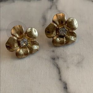 Francesca’s Gold Leaf Earrings